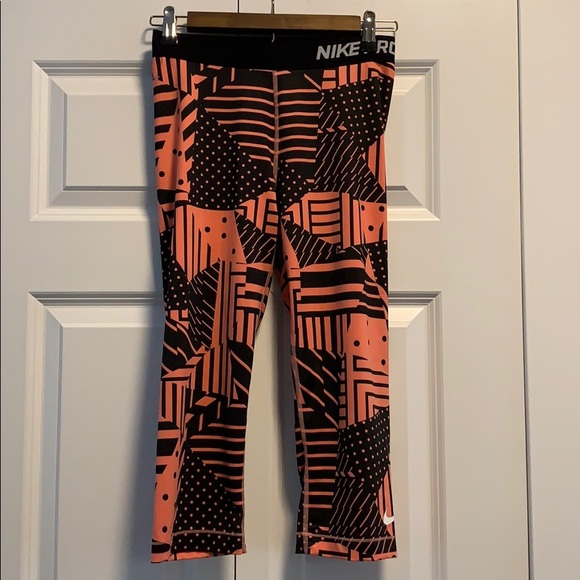 Nike Pants - Nike Pro Dri-Fit Capri Leggings Pink/Black